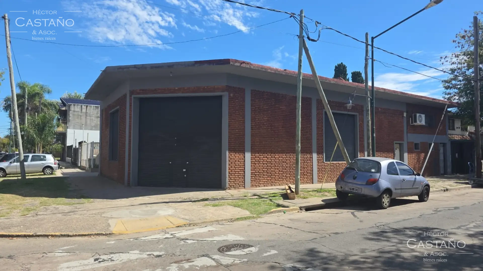 Villa Adelina - Importante galpón en Villa Adelina - Excelente Ubicación con oficinas y  depósito