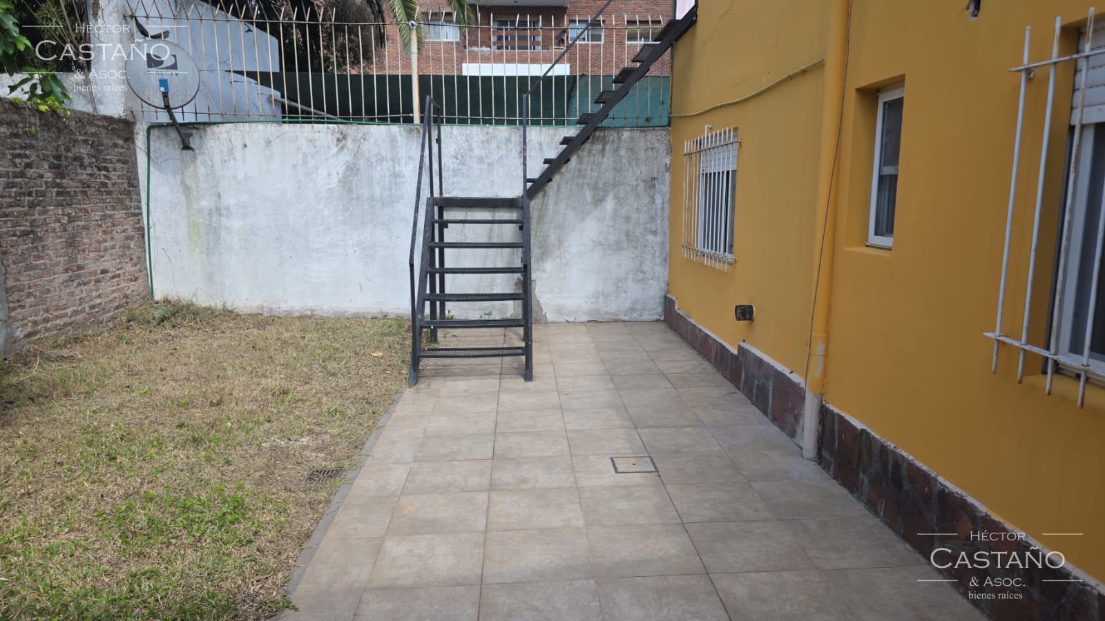 PH USO PROFESIONAL o VIVIENDA, CON JARDIN Y 2 DORMITORIOS