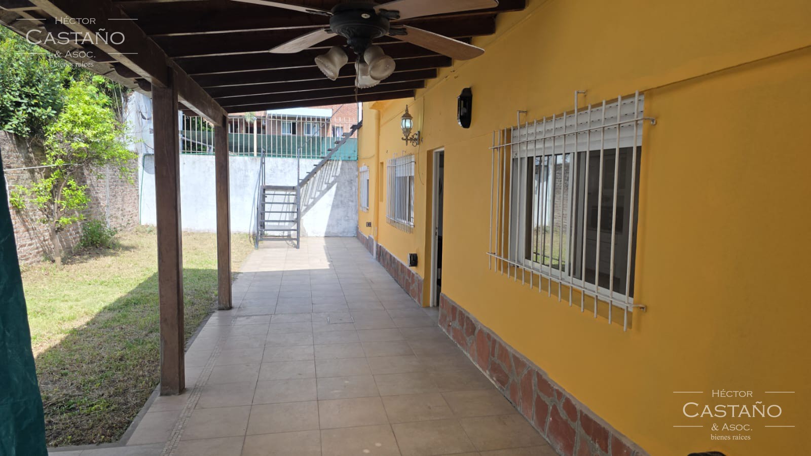 PH USO PROFESIONAL o VIVIENDA, CON JARDIN Y 2 DORMITORIOS