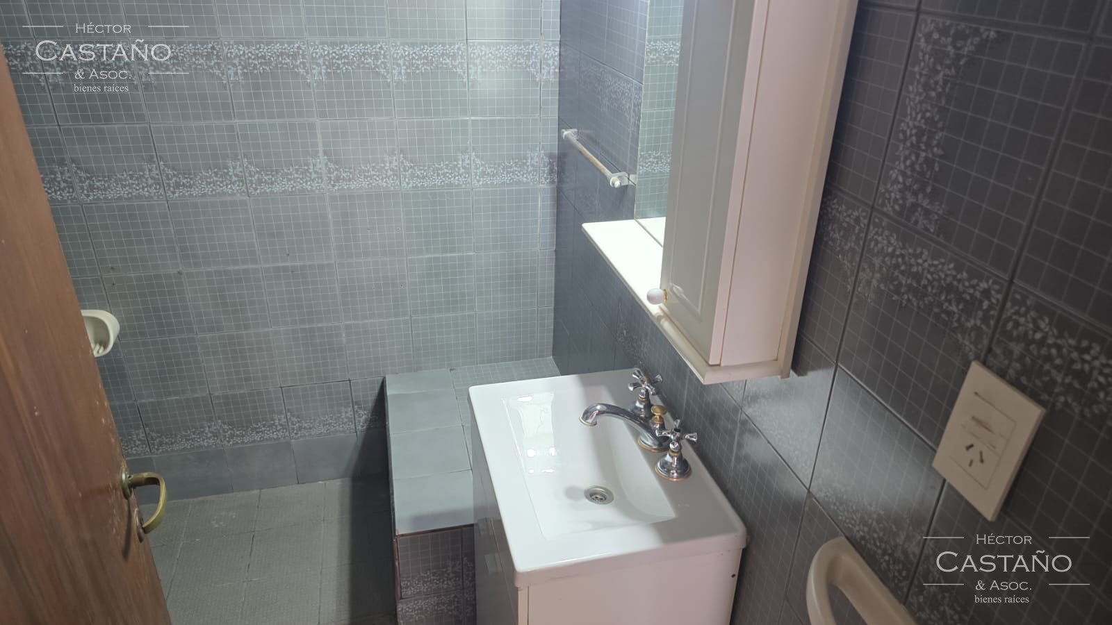 PH USO PROFESIONAL o VIVIENDA, CON JARDIN Y 2 DORMITORIOS