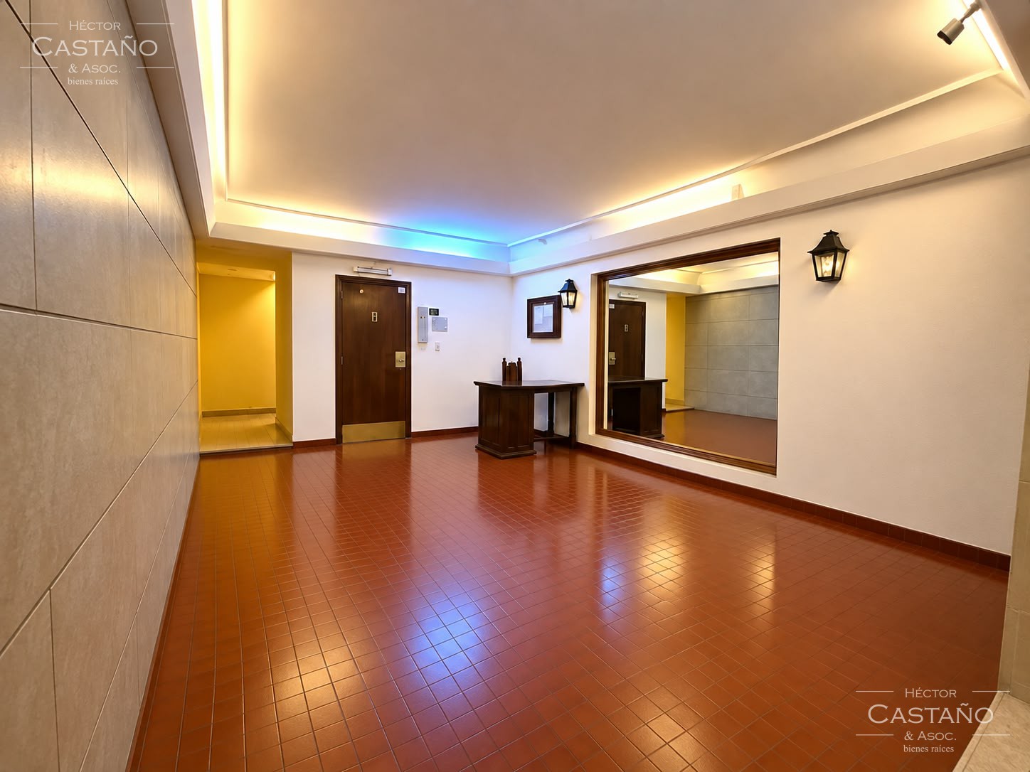 Venta de departamento de 2 ambientes con excelente ubicación sobre Avenida Perón