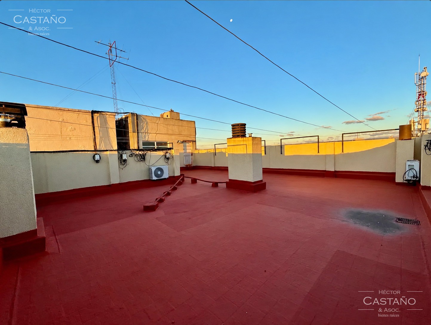 Venta de departamento de 2 ambientes con excelente ubicación sobre Avenida Perón